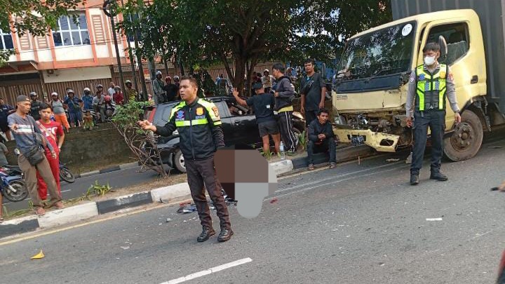 Kecelakaan Beruntun di Km 7 Tanjungpinang Libatkan Enam Kendaraan, Satu Tewas - Harian Memo